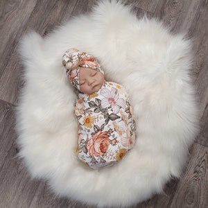 New baby swaddle blanket gift set. Made in the UK